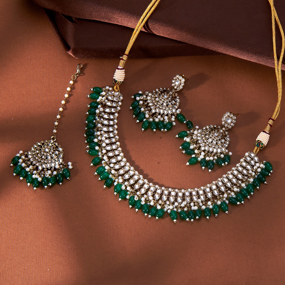 04- i=Banner Indowestern