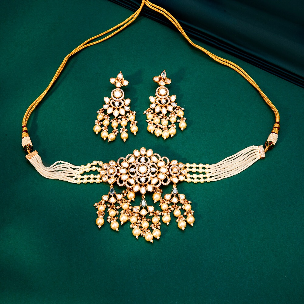 Necklaces Explore below 5000